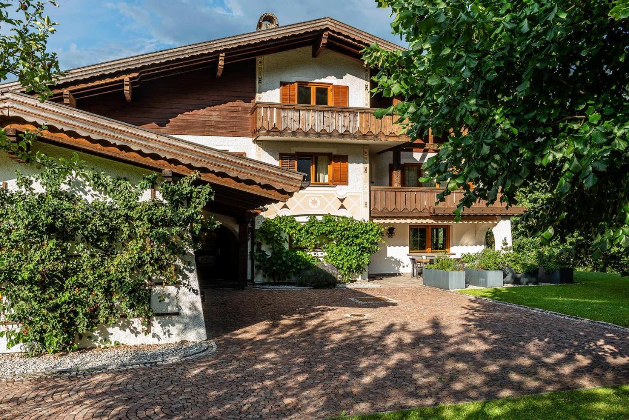 Schneider Apartment